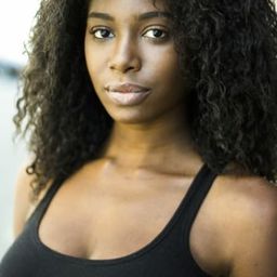 Ashli Haynes - 火線掏寶演員 飾演Receptionist