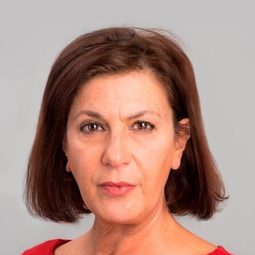 Maika Barroso - 我們朝聖去吧演員 飾演Mama