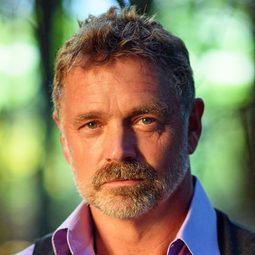 John Schneider - 滑板少年演員 飾演Jack