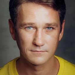 Anton Shagin 飾演 Ignat Halley