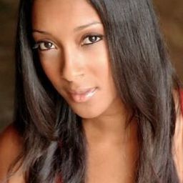 Onira Tares 飾演 Reporter #2