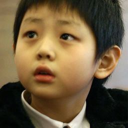 Kim Hee-Soo 飾演 Hyung-in