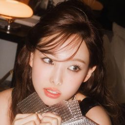 Im Na-yeon 飾演 Self