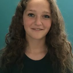 Jeanne Jestin 飾演 Judith