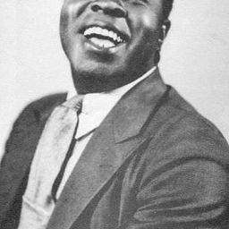 Fred 'Snowflake' Toones 飾演 Titus