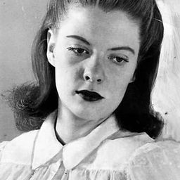 Mary Nell Santacroce 飾演 Grandma