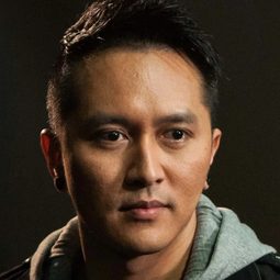 德米安·阿狄提亞 飾演 Dedi