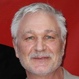 Robert Sisko 飾演 Ed