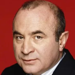 鮑伯·霍金斯 飾演 Lionel Bloch