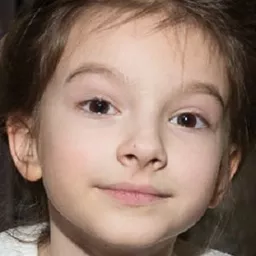 Alexandra Politik 飾演 Anush