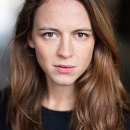 Lana Vlady 飾演 Anna Fracassati