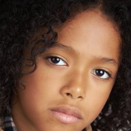 Elohim Nycalove 飾演 