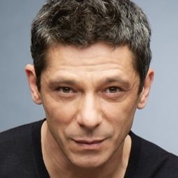 多米尼克·吉洛 飾演 