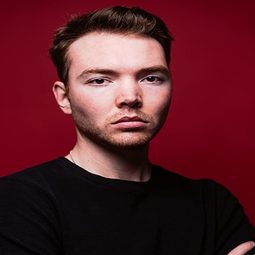 Josh Outzen 飾演 Ted Bundy Admirer