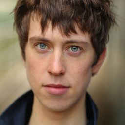 安格斯·伊姆利 飾演 Malcolm