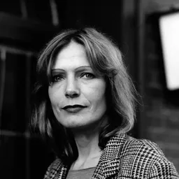 Margit Carstensen 飾演 Margit Gluckmeister