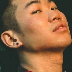 David Beat 飾演 Chinese Restaurant Waiter