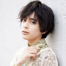 Shion Otomo 飾演 Gon Freecss