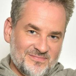 丹·史圖爾巴赫 - 我依然在此演員 飾演Baby Bocayuva