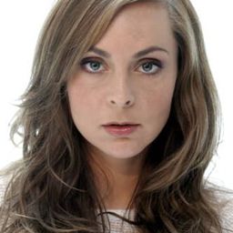 Lisa Linnertorp 飾演 Marianne