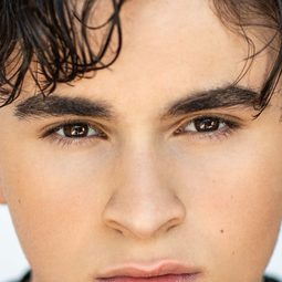 錢斯·赫斯菲德 - 洋芋片和馬鈴鼠：洋芋片的假期演員 飾演(voice)