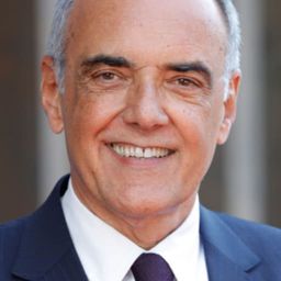 Alberto Barbera - 午夜之後狂戀演員 飾演Museum Director