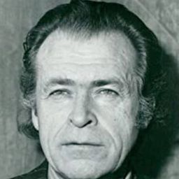 Hugh Millais 飾演 Dalzell