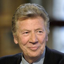 Max Bygraves 飾演 John Saunders