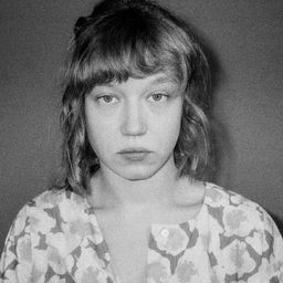 Lilla Kizlinger 飾演 Janka