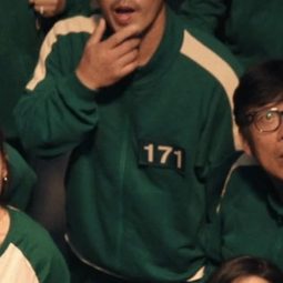 Lee Tae-yoon 飾演 Police