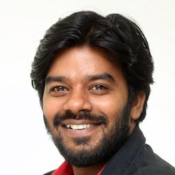 Sudigali Sudheer 飾演 Sudheer