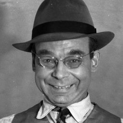 Jerzy Przybylski - 砂漏療養院演員 飾演Mr. de Voss