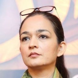 薩米亞·蒙塔茲 飾演 Allah Rakhi