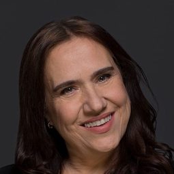 烏爾古·德米爾佩里文 - Babamın Ceketi演員 飾演Suzan