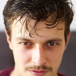 Valentin Fruitier 飾演 L'ingénieur du son