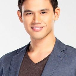 Martin Escudero 飾演 Joseph Dionisio