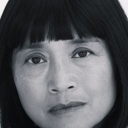 Sarah Lam 飾演 Mae