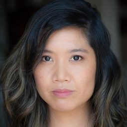 Ngoc Phan 飾演 Detective Hannah Truong