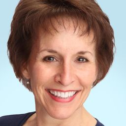 Penelope Alex 飾演 Tess