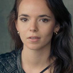 Rebecca Hanssen 飾演 The Ghost of Christmas Past