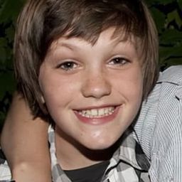 Eddie Manning 飾演 The Narrator