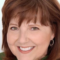 米莉安·弗林 飾演 Grandma (voice)