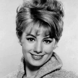 Shirley Jones 飾演 Grace