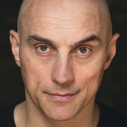 Tony Naumovski - 一夜狂奔演員 飾演Samir