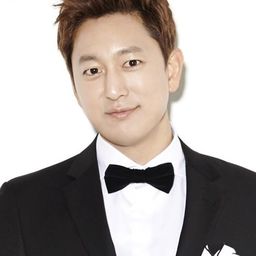 Han Suk-joon 飾演 News Anchor