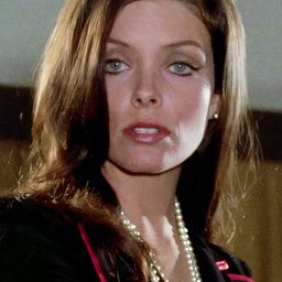 Patty Shepard 飾演 Gertrude Stein