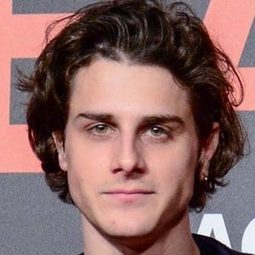 安德烈亞·阿爾坎傑利 - 巴治奧：神奇小馬尾演員 飾演Roberto Baggio