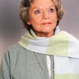 Grete Wurm 飾演 Beamtin