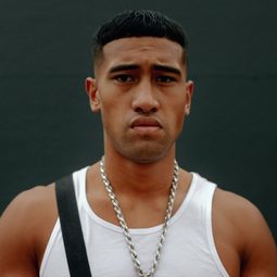 YP - ONEFOUR：饒舌魂不死演員 飾演Self