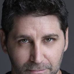 Russ Russo 飾演 Niko Scarpezzi